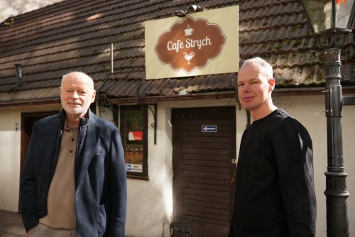 Andrzej i Jakub Boczkowie, którzy stworzyli i są częścią Cafe Strych (fot. materiały Gdyńskiego Centrum Wspierania Przedsiębiorczości)