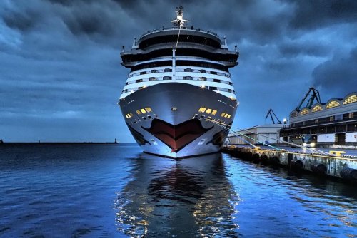 Charakterystyczne malowanie wycieczkowców z grupy AIDA Cruises  (fot. Witold Tylec z facebookowej grupy Gdynia w obiektywie)