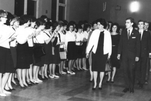 Studniówka w Trójce w latach 70. XX wieku (fot. archiwum III LO w Gdyni)