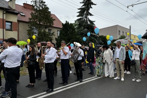 Ubiegłoroczna parada z okazji Święta Ulicy Chylońskiej (fot. Dominika Sobiech)