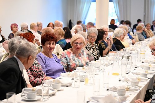 Spotkanie integracyjne gdyńskich seniorów w Hotelu Faltom Gdynia (fot. Michał Puszczewicz)