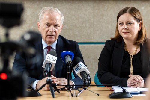 Senator RP Sławomir Rybicki oraz Aleksandra Kosiorek, prezydent Gdyni (fot. Kamil Złoch)