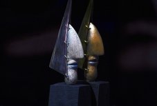 Statuetki nagród podróżniczych przyznawanych podczas Ogólnopolskich Spotkań Podróżników, Żeglarzy i Alpinistów.
