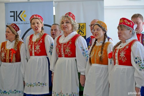 Zespół Pieśni i Tańca „Gdynia” uświetnił spotkanie członków gdyńskiego oddziału Zrzeszenia Kaszubsko-Pomorskiego (fot. Magdalena Czernek)