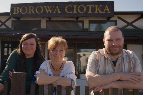 Sonia, Marzena i Oskar Usarkowie, którzy prowadzą restaurację „Borowa Ciotka” (fot. materiały Gdyńskiego Centrum Wspierania Przedsiębiorczości)