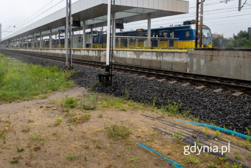 Widok na peron SKM Grabówek po stronie ul. Morskiej (fot. Michał Sałata)