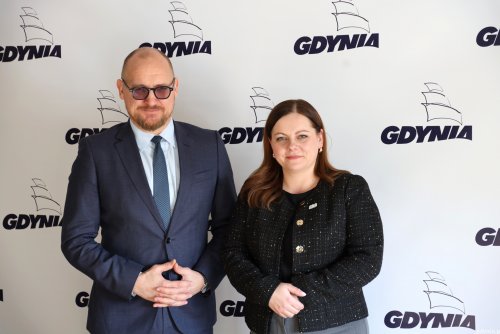Na zdjęciu: Raimonds Jansons, ambasador Republiki Łotewskiej i Aleksandra Kosiorek, prezydent Gdyni (fot. Magda Śliżewska)