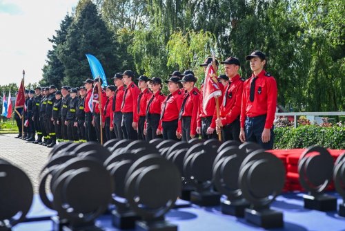 Jubileusz 15-lecia Młodzieżowej Drużyny Pożarniczej OSP odbył się na Skwerze im. Ireny Kwiatkowskiej w Gdyni (fot. 7events Julia Kurgan)