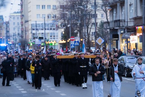 Droga Krzyżowa przeszła ulicami Gdyni (Fot. Paweł Budziński)