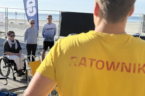 Na wszystkich gdyńskich plażach możecie się czuć bezpiecznie, ponieważ dyżurują tu ratownicy (fot. Magdalena Iwanowicz-Mongird)