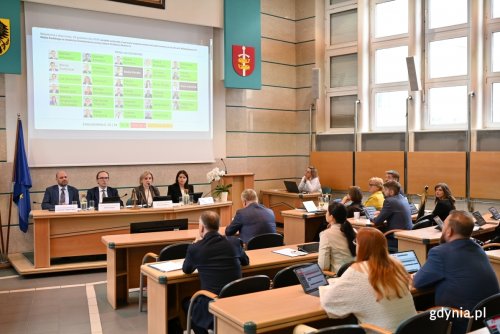 Radni miasta Gdyni po raz kolejny zasiedli w sali obrad RMG (fot. Łukasz Kamasz/gdynia.pl)