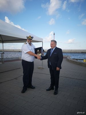 Na zdjęciu kapitan Mattias Andersson i Adam Meller z Portu Gdynia/fot. Karolina Szypelt
