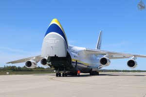 Jeden z największych samolotów transportowych świata na lotnisku w Babich Dołach, fot. kmdr ppor. Marcin Braszak