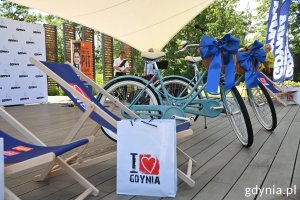 Nagrody w loterii: gdyńskie upominki i rowery Baltica Gdynia // fot. Magda Śliżewska