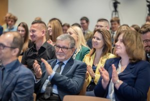 Uczestnicy wojewódzkiej gali rankingu „Perspektywy 2024” na Politechnice Gdańskiej
