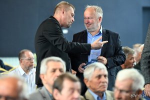 Uroczystość wręczenia odznak honorowych w Sali Koncertowej Portu Gdynia w ramach gdyńskich obchodów 45. rocznicy zakończenia strajków i podpisania porozumień sierpniowych (fot. Michał Puszczewicz)
