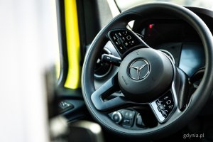 Nowy ambulans zakupiony na potrzeby Miejskiej Stacji Pogotowia Ratunkowego w Gdyni (fot. Kamil Złoch)