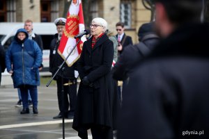 Uroczystości z okazji 97. urodzin gdyni pod Pomnikiem Polski Morskiej.