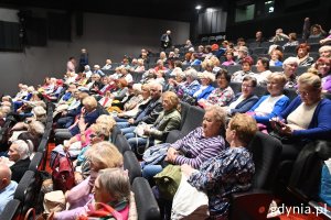 Słuchacze Gdyńskiego Uniwersytetu Trzeciego Wieku w sali Gdyńskiego Centrum Filmowego // fot. Magdalena Śliżewska