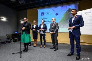 W konferencji na temat stworzenia paktu Klimatycznej Koalicji Miast i Gmin wzięli udział (od lewej): Aleksandra Dulkiewicz - prezydent Gdańska, Katarzyna Kierzek-Koperska – zastępca prezydenta Poznania, Hanna Zdanowska - prezydent Łodzi oraz Wojciech Szczurek - prezydent Gdyni // fot. Dawid Linkowski