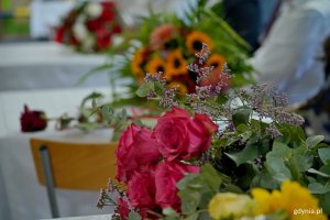 Bukiety kwiatów dla 101-latki Krystyny Cembrzyckiej-Piłat