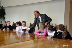 Młodzi gdynianie mieli okazję spotkać się z prezydentem // fot. Marcin Mielewski