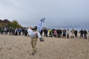 Trenowali na plaży w słusznej sprawie