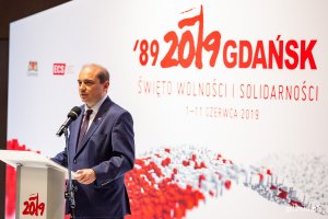 Basil Kerski - dyrektor Europejskiego Centrum Solidarności otwiera międzynarodowe Forum Obywatelskie // fot. Piotr Hukało