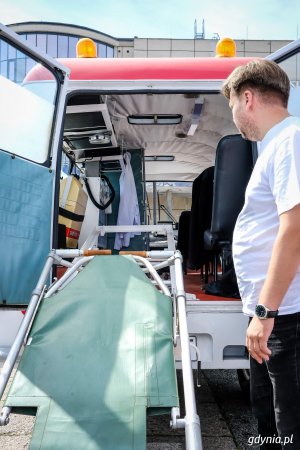 Rajd Matek i zabytkowe samochody można było podziwiać przed Akwarium Gdyńskim