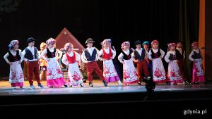 VIII Koncert Patriotyczny &bdquo;Wolna jak ptak&rdquo;, na zdjęciu dzieci z Przedszkola nr 48 &bdquo;Morska Przygoda&rdquo;(fot. Katarzyna Balcerzak)