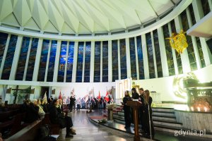 Uczestnicy uroczystości w kościele pw. Matki Bożej Nieustającej Pomocy i św. Piotra Rybaka