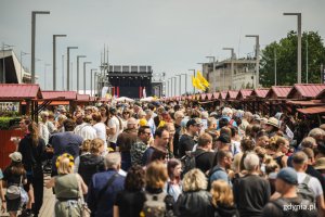 Mieszkańcy i turyści tłumnie wzięli udział w XXVII Światowym Zjeździe Kaszub&oacute;w (fot. Karol Makurat)