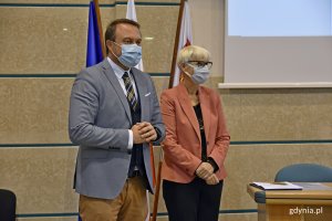 Wiceprezydent Marek Łucyk oraz przewodnicząca Rady Miasta Gdyni Joanna Zielińska podczas pierwszego posiedzenia Młodzieżowej Rady Miasta // fot. Magdalena Czernek