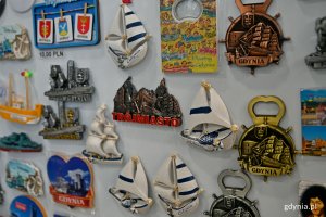 Kolorowe magnesy dostępne w Miejskiej Informacji Turystycznej // fot. Magdalena Czernek
