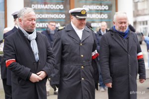 Na zdjęciu trzech członk&oacute;w gdyńskiego koła Światowego Związku Żołnierzy Armii Krajowej 