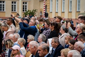 Uroczystość promocji na stopnie oficerskie dla absolwentów kursów oficerskich na Akademii Marynarki Wojennej w Gdyni (fot. Kamil Złoch)