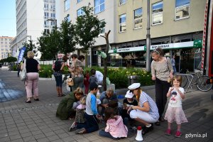 27 czerwca odbyło się pierwsze spotkanie z cyklu „Chodźcie na plac Kaszubski” skierowane do dzieci, młodzieży i dorosłych // fot. Michał Puszczewicz