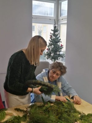 Warsztaty florystyczne odbyły się na Oddziele Radioterapii Szpitala Morskiego im. PCK w Gdyni // fot. materiały prasowe Szpitali Pomorskich