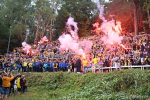 XII Spotkanie Międzypokoleniowe kibiców Arki Gdynia na słynnej „Górce” przy ulicy Ejsmonda - kibice uczestniczący w wydarzeniu (fot. Michał Puszczewicz)