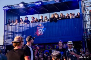 Uczestnicy festiwalu w strefie Red Bulla 