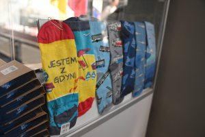 Doskonałą pamiątką lub prezentem są gdyńskie skarpetki 