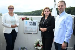 Na zdjęciu (od lewej): radna Teresa Bysewska, prezydent Gdyni Aleksandra Kosiorek, radny Norbert Anisowicz (fot. Michał Puszczewicz)