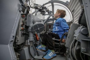 ORP Mewa udostępniona została zwiedzającym z okazji 30. rocznicy wizyty Jana Pawła II w Gdyni.//fot. Dawid Linkowski