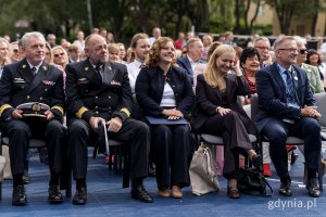 Na zdj. m.in.: dyrektor Trójki Wiesław Kosakowski, ministra zdrowia Jolanta Sobierańska-Grenda, prezydent Gdyni Aleksandra Kosiorek, dowódca 3 Flotylli Okrętów kmdr Andrzej Ogrodnik i kmdr Mirosław Jurkowlaniec