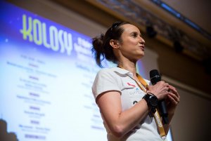 Sobota, drugi dzień, Miłka Raulin, zdobywczyni Korony Ziemi, poczas prezentacji w PPNT, fot. Przemysław Kozłowski