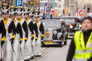 Parada na ul. Świętojańskiej (fot. Karol Stańczak)
