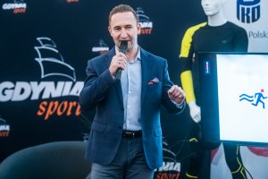 Konferencję poprowadził Tomasz Galiński / fot. gdyniasport.pl