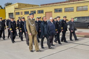 Prezydent Gdyni Wojciech Szczurek wita Admirała Unruga na polskiej ziemi, fot. st. chor. mar. Piotr Leoniak, Marian Kluczyński