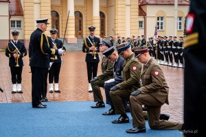 Uroczystość promocji na stopnie oficerskie dla absolwentów kursów oficerskich na Akademii Marynarki Wojennej w Gdyni (fot. Kamil Złoch)