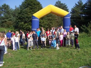 Wyścig rowerowy Rady Dzielnicy Dąbrowa w 2006 roku // fot. archiwum Romana Wasielewskiego